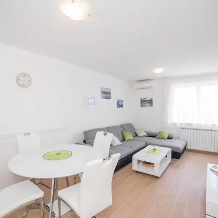 Apartman Maraska Park 아파트 자다르